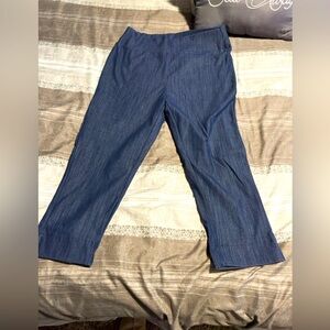 Agnes & Dora stretchy pull on capri jean